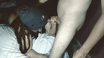 Istri Temanku Menghisap Batangku Yang Keras
