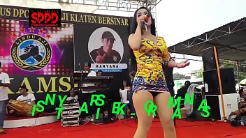 Sintya Riske Goyang Liar Di Atas Panggung, Bikin Naga Di Celana Bangun Sendiri