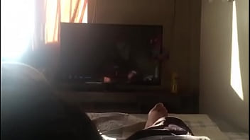 Tonggak Lidah Gadis Oriental Yang Menggairahkan