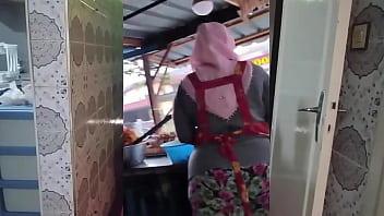 Milf Indonesia Muslim Berbadan Montok Dan Menggoda