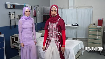 Dokter Kafir Putih Suntik Sperma Panas Ke Selangkangan Istri Arab Yang Menggairahkan Saat Periksa Kesuburan