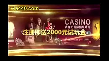 新婚燕尔蜜月情浓，夫妻家中激情缠绵爱意浓