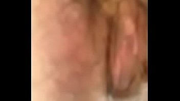 Gadis Cina Imut Menggoda Dengan Tarian Panas Di Depan Webcam