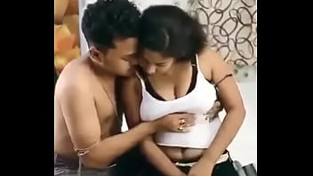 Gairah Mesra Desi Bhabhi Yang Menggoda