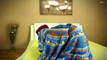 Tarian Bergoyang Seksi Dengan Hijab Yang Menggoda