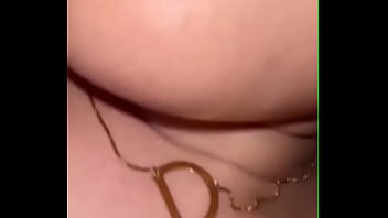 Tante Ganas Menggoda Dan Mengajakku Ke Ranjangnya