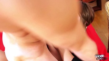 Gadis Pirang Rusia Digoyang Dari Belakang Oleh Cowok Muda Yang Nafsu