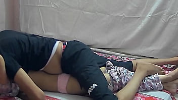 Menggoda Pacar Teman, Memek Sempitnya Kuras Habis Sama Desislimgirl