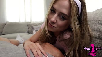 Kakak Tiriku Ingin Digituin – Daisy Fox