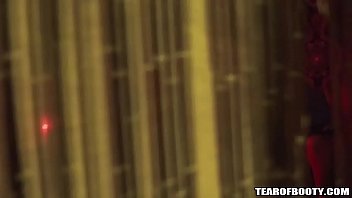 Tentara Amerika Mengunjungi Rumah Bordil Arab Yang Penuh Gairah