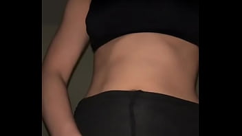 Gadis Muslim Berhijab Menggeliat Nikmat Saat Mengocok Memek Arab Sampai Klimaks