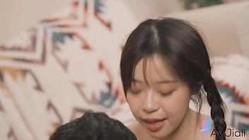 Remaja Cina Seksi Yuli Berseragam Bercinta Dengan Pacarnya.