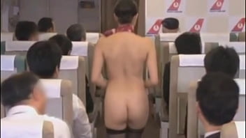 Gadis Oriental Seksi Di Bandara