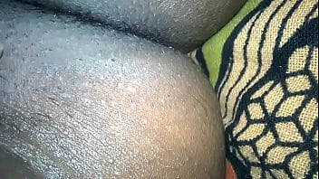 Gadis Desi Meraba-raba Ranjang Dengan Nafsu