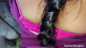Bhabhi India Yang Seksi Digoyang Habis-habisan Oleh Adik Ipar Saat Suaminya Pergi Kerja. Video Panas Dengan Suara Erotis Dan Desahan Menggairahkan Dalam Bahasa Hindi.