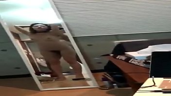 Gadis Asia Panas Terbuka