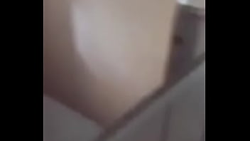 Người đàn ông Trung Niên Thủ Dâm Trong Nhà Vệ Sinh Trường Học