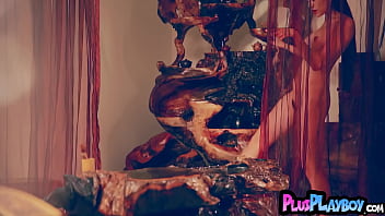 Sesi Panas Ibu-ibu China Berpose Sensual Dan Tarian Telanjang Yang Menggoda Untuk Playboy