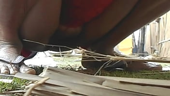 Bulu Desi Berkilat Dengan Air Seni Panas