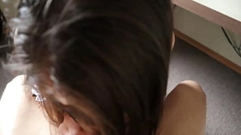 Pelayan Rusia Seksi Yang Siap Melayani Kebutuhan Ranjang Anda