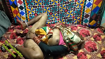 माँ को अपने कमरे में बुलाकर चोदा