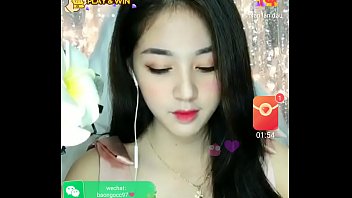 Gadis Asia Menggoda Di Live Streaming Uplive