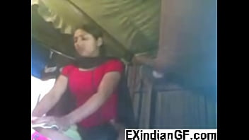 Pacar India Menunggangi Batang Keras