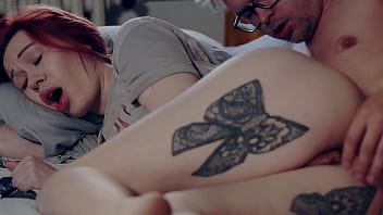 Ibu Tiri Berambut Merah Dihardik Vagina Sampai Berisik