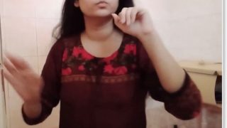 Video Klip Mandi Telanjang Bhabhi Desi Berambut Panjang