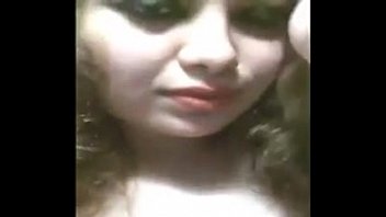 Istri Desi Merangsang Diri Sendiri Di Kamar Mandi