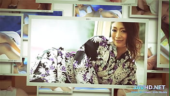 Gadis Jepang Dengan Bulu Kemaluan Lebat 21