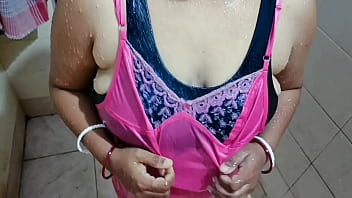 Gadis Desi Baru Menikah Mandi Telanjang Dengan Penuh Gairah