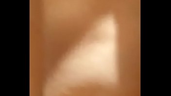 Model Tionghoa Cantik Menggapai Klimaks Dengan Semburan Erotis