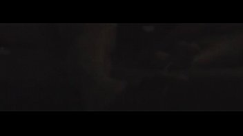 Pasangan Rusia Beraksi Panas Di Ranjang Kamar