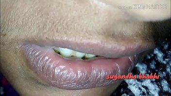 गर्म देसी आंटी को कम्बल में लेकर जमकर चोदा