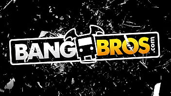 Paisley Page, Si Asia Yang Menggoda, Mengisap Kontol Dengan Bibirnya Yang Menggairahkan