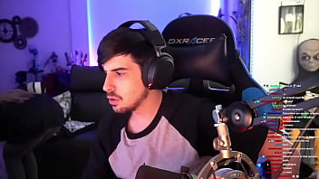 Aroyitt Se Inclina Para Que Todos Admiren Su Trasero