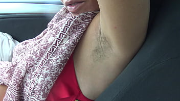 Wisatawan Bernafsu Menggoda Ibu Matang Turki Dengan Ketiak Berbulu Di Izmir Turki.