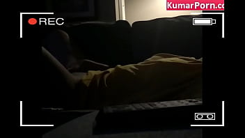 Gadis Tiongkok Masturbasi Di Kamera Yang Diretas