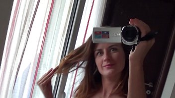 Lidahku Menggoda Langit-langit Mulut Kakak Tiriku, Vira Gold