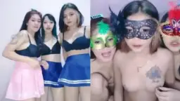 Tiga Gadis Belia Telanjang Bulat Ingin Berempat