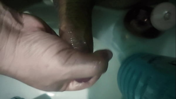 Gairah Terpendam Di Wastafel: Rintihan Dan Penantian Orgasme Dari Serigala Nakal