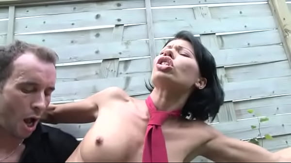 Gadis Sma Digoyang Pantatnya Di Halaman Sekolah Sampai Menelan Cairan Panas