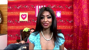 Mama Latina Yang Panas Dan Menggairahkan