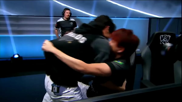 Time Brasil Merangsang Nafsu Dengan 5 Pria Tiongkok Yang Menggairahkan