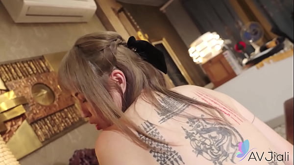 Gadis Tiongkok Dengan Payudara Kecil Yang Sangat Lapar Akan Kontol Keras.