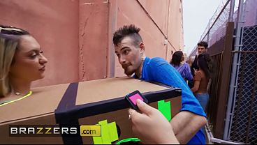 Gadis Jalanan Panas Dan Nakal Dalam Kotak, Gypsy Rose, Sav Shawz / Brazzers / Masukkan Kode Xvpromo Di Situs Resmi Untuk Diskon