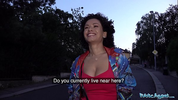 Agen Publik Stacy Bloom Dari Rusia Dengan Bulu Kemaluan Lebat Ditiduri Di Alam Terbuka