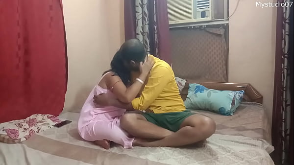 Desi Romantik Aur Joshile Vhabi Ka Masti Bhara Homemade Sex, Asli Hindi Awaz Mein!