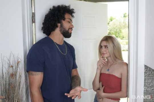 Alicia Williams Menggoyang Ranjang Demi Tambahan Uang Tip